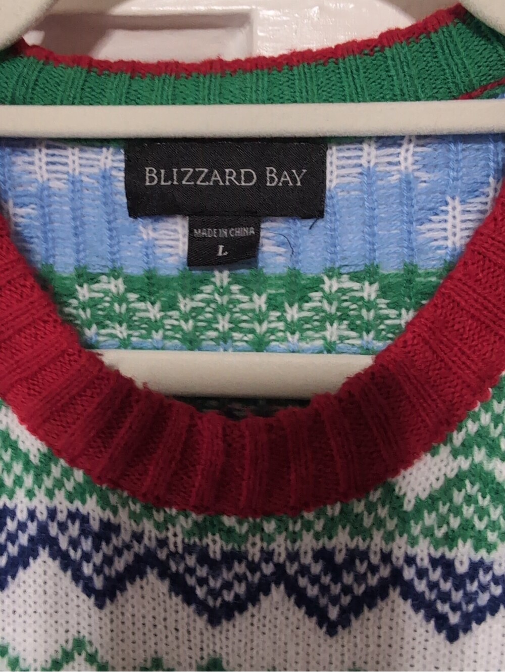 Blizzard Bay Christmas Sweater Fair Isle Shark In A Sweater Men's L(1421)B - Picture 3 of 5